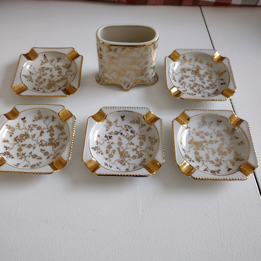 Haus Dresden 24K Gold Paint Ashtrays And Cigarette Holder. - Picture 11 of 13